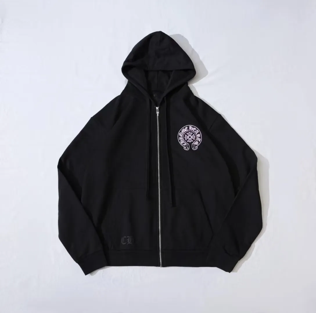Q33—P230 -Chrome Hearts/Chrome Hearts printed zipper sweatshirt cardigan jacket -420 grams of high-density, high-quality wool, soft, delicate and skin-friendly, soft and silky to the touch, warm and skin-friendly -The hardware and zipper accessories are all customized and full of details -Colour: black -Size: S M L XL